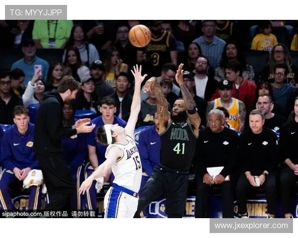 原创东契奇与里弗斯表现抢眼，鹈鹕双人得分上双湖人领先20分